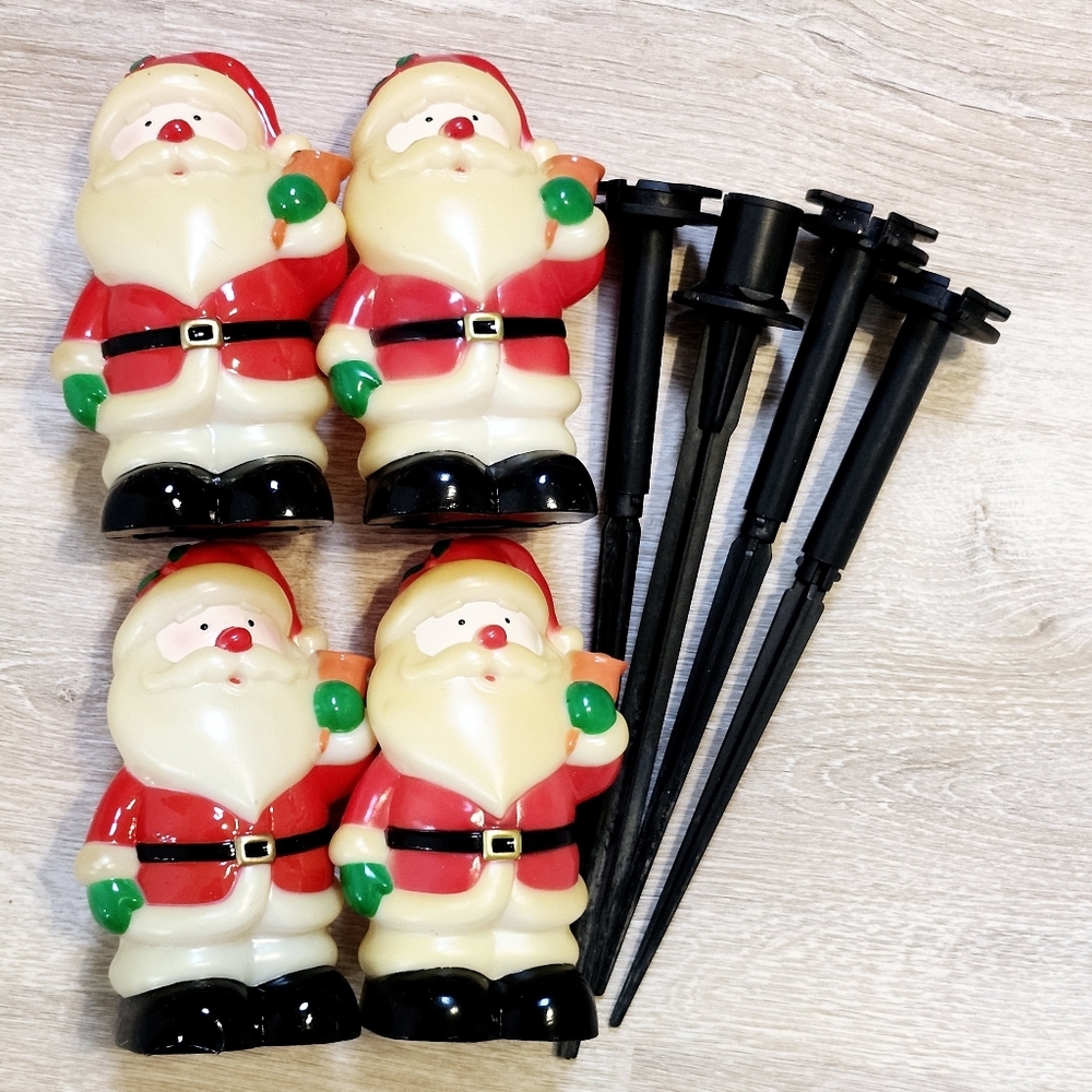 Christmas Santa Claus Blow Mold Holiday Decoration 6½” tall lot of 4 W/ Steaks